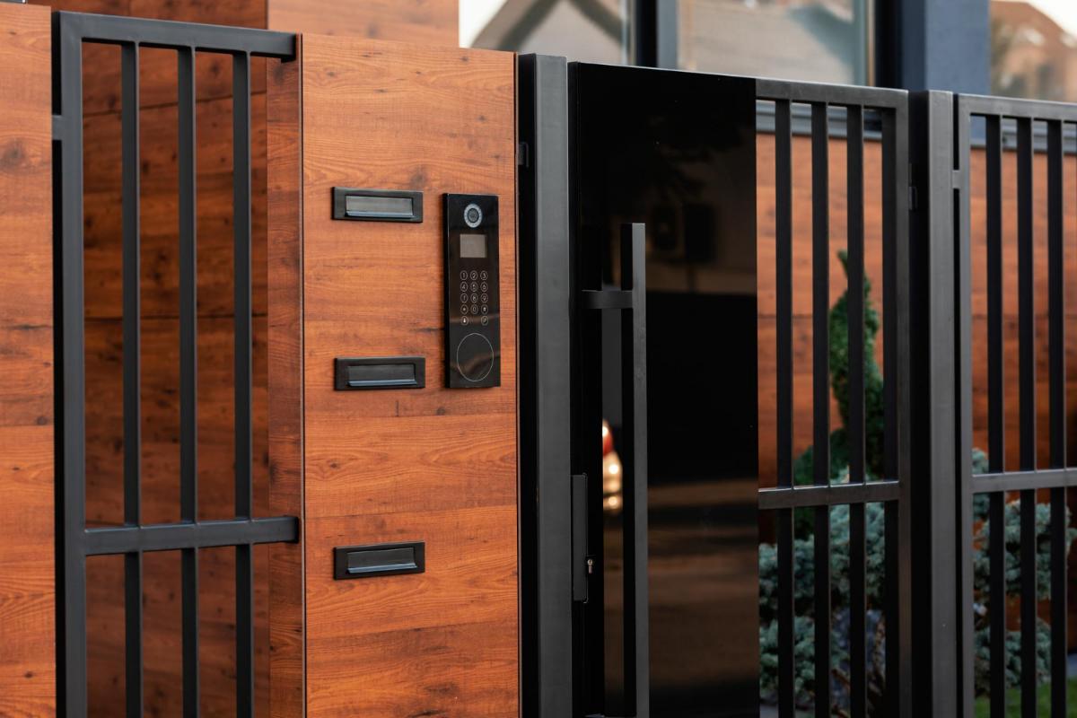 Should I Install a Gated Entrance for My Business?
